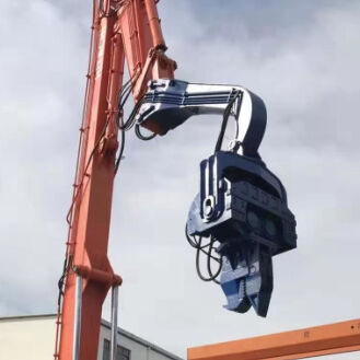 Milieuvriendelijke stapelchauffeur. Geen vervuiling en minder werktijd.