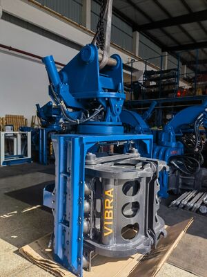 SV-300 High-Capacity Side Grip Pile Driver for 25–32 Ton Excavators – Engineered for Versatile Pile Types & Challenging Terrain